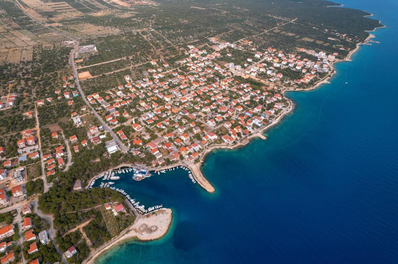 Apartments With A Parking Space Mandre, Pag - 6405 Kolan Exterior foto