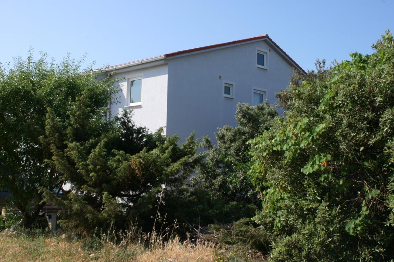 Apartments With A Parking Space Mandre, Pag - 6405 Kolan Exterior foto
