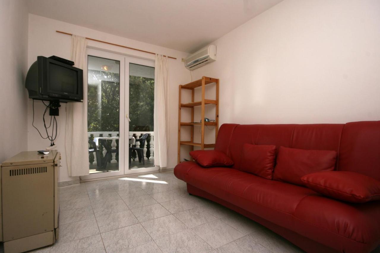 Apartments With A Parking Space Mandre, Pag - 6405 Kolan Exterior foto