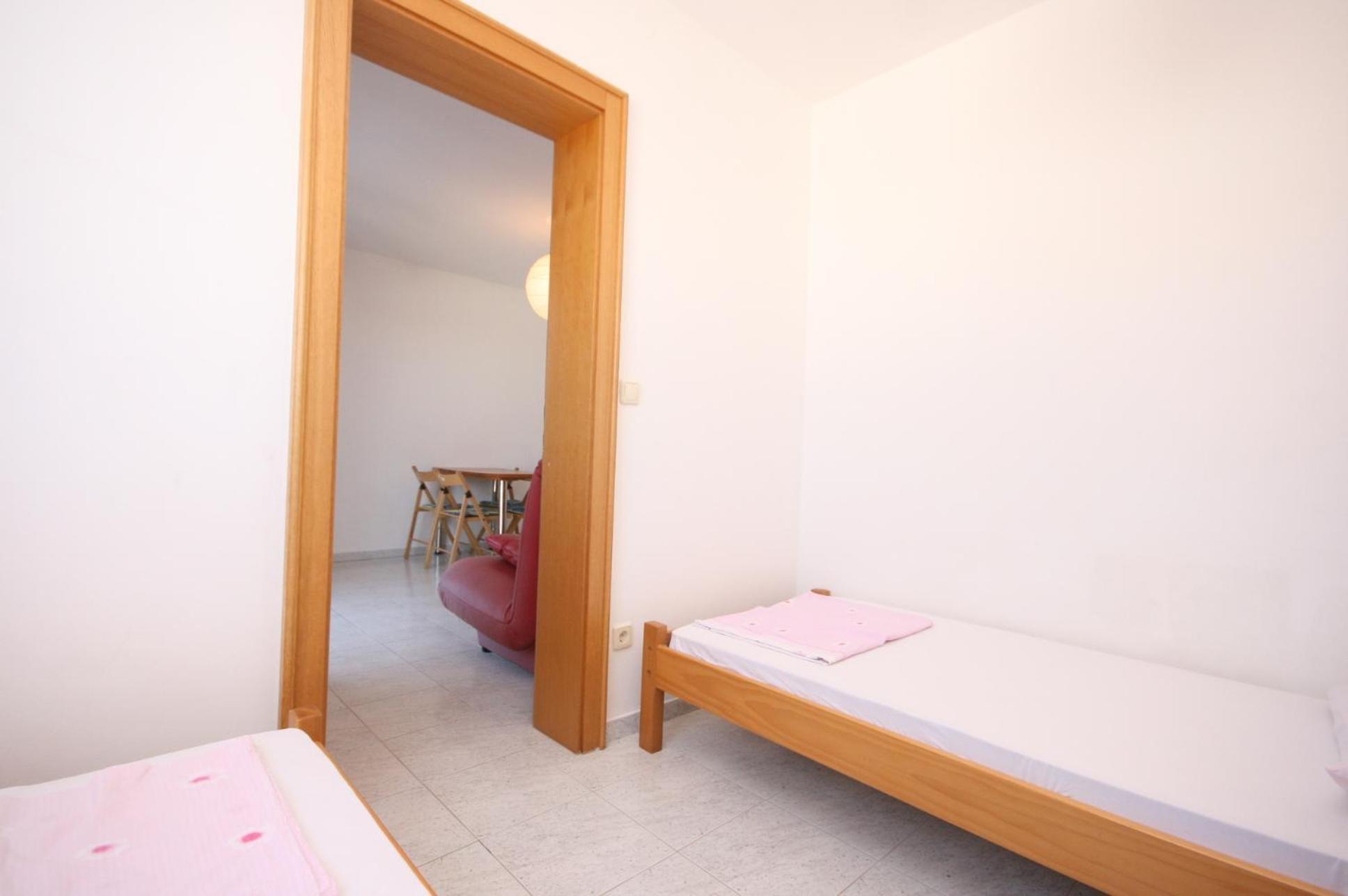 Apartments With A Parking Space Mandre, Pag - 6405 Kolan Habitación foto
