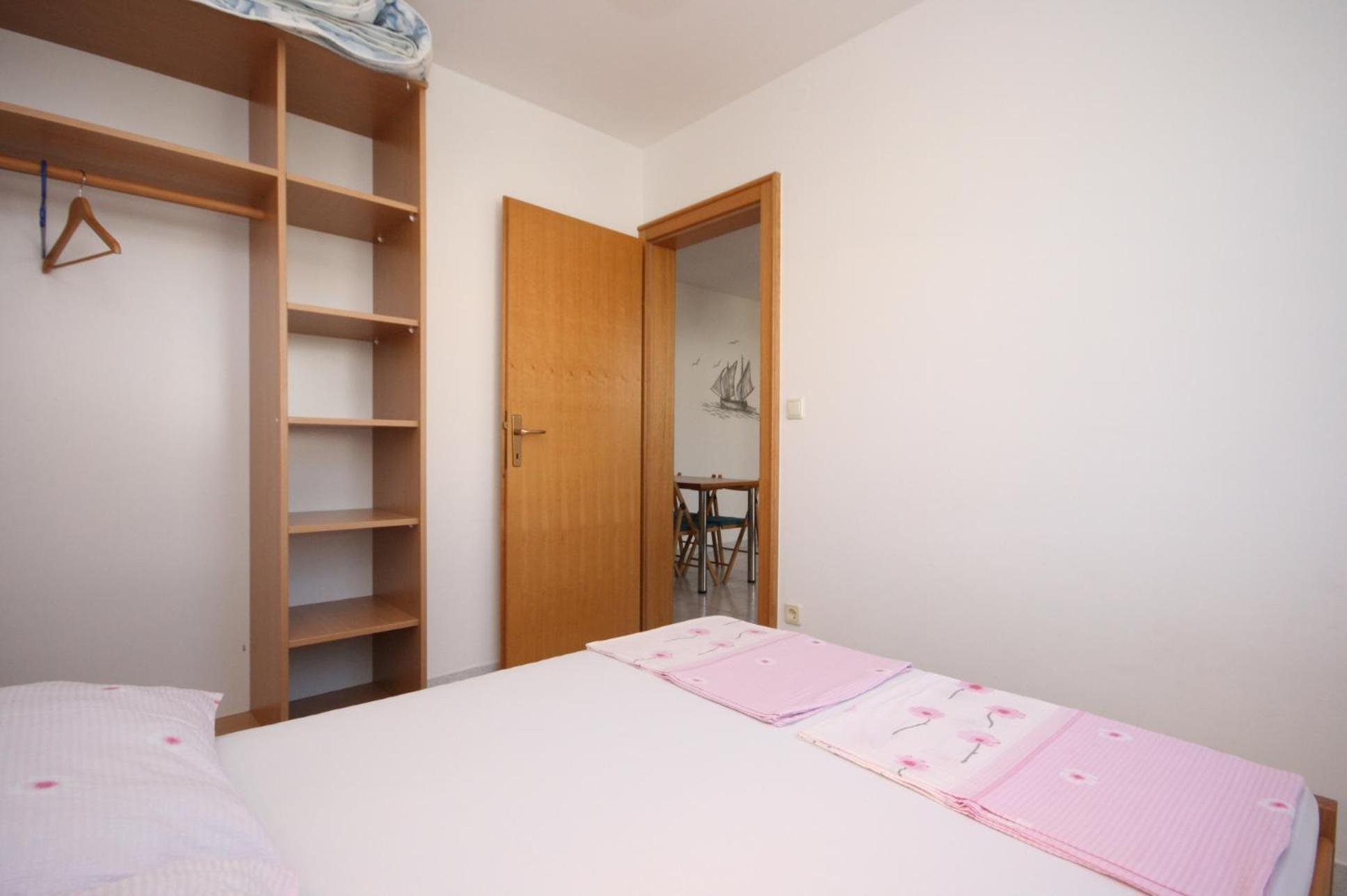 Apartments With A Parking Space Mandre, Pag - 6405 Kolan Habitación foto